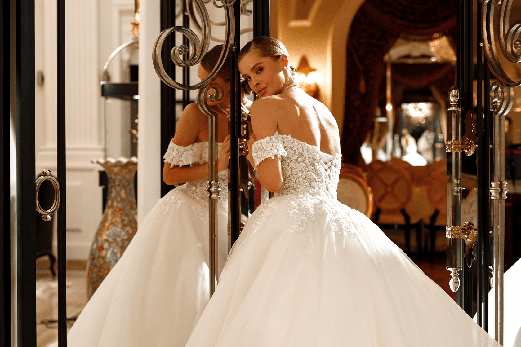 We carry gowns that have soul, originality and authenticity.