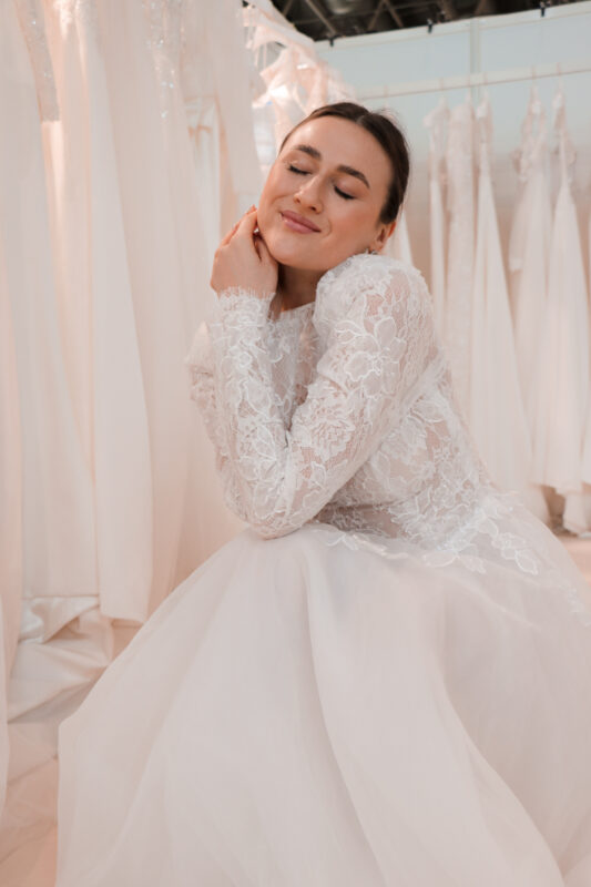 , Dear partners and future brides